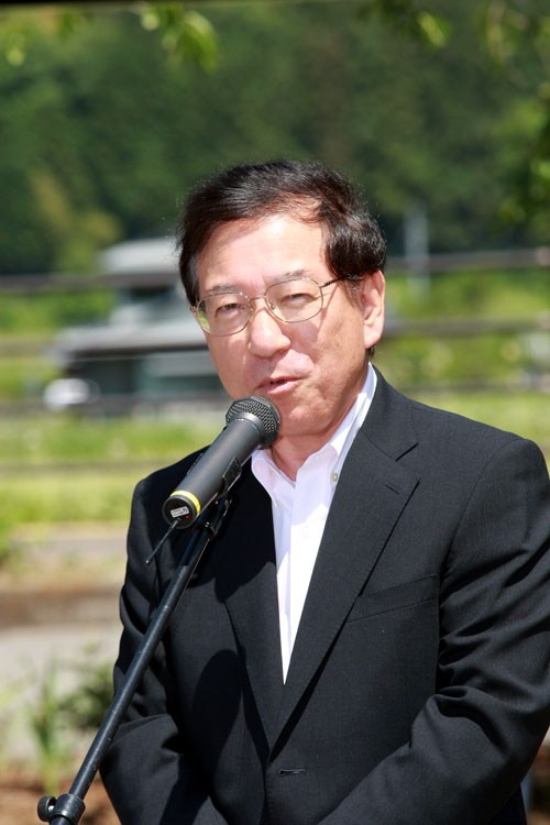 開会式には鈴木和夫 白河市長も駆けつけ、ライダーを歓迎