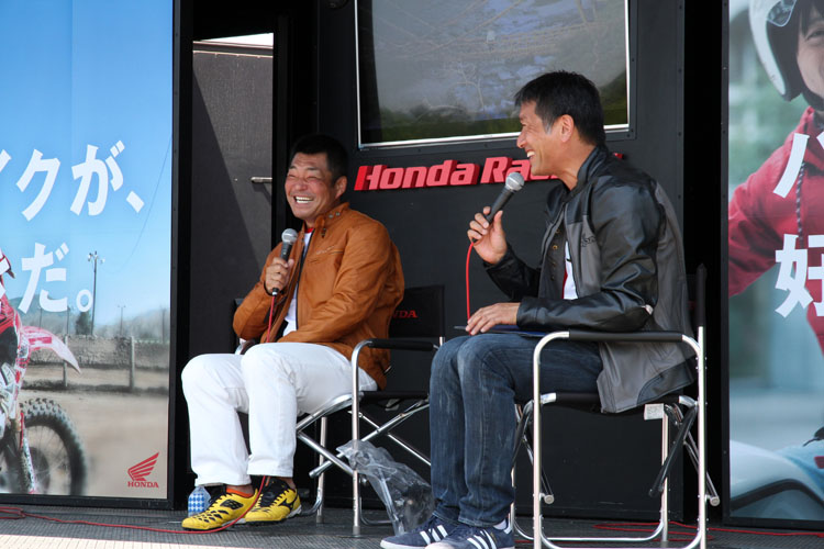 山本 博さんと、WEBミスター・バイクでもお馴染みの松井 勉さんのトークショーもあった。バイク歴30年の山本さんのハナシが、相当のマニアっぷりを表していた