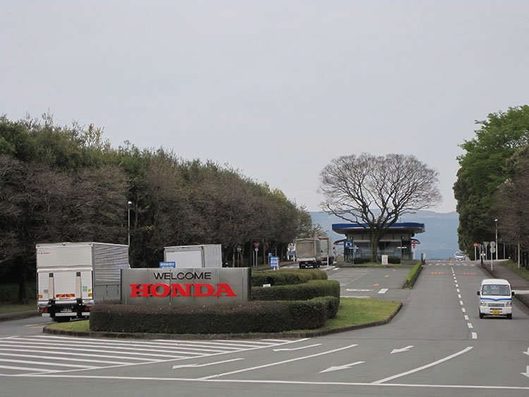 熊本製作所の正門