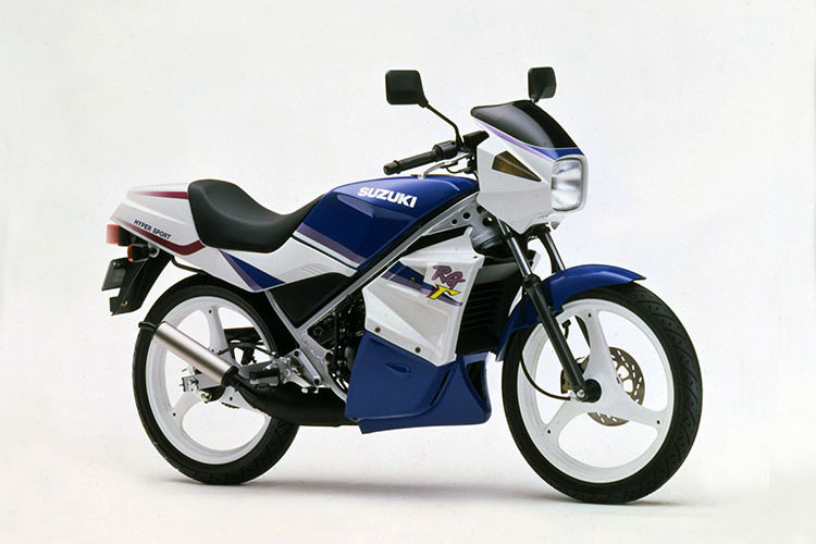 1995年3月　RG50Γ　スペシャルホワイトNo.3×ダイナミックブルーNo.4