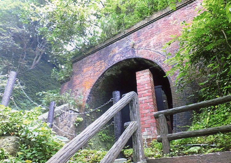 旧国鉄のトンネル
