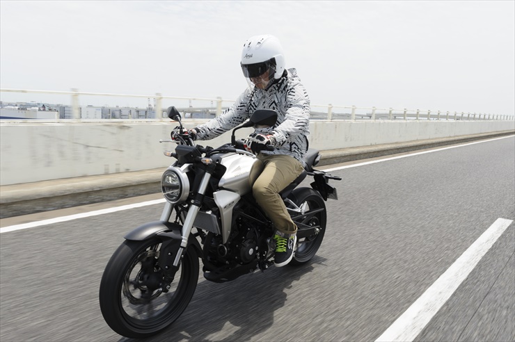 Honda Cb250r試乗 完成度アップの新cb250は 250ccスポーツの新しい基準になる Web Mr Bike